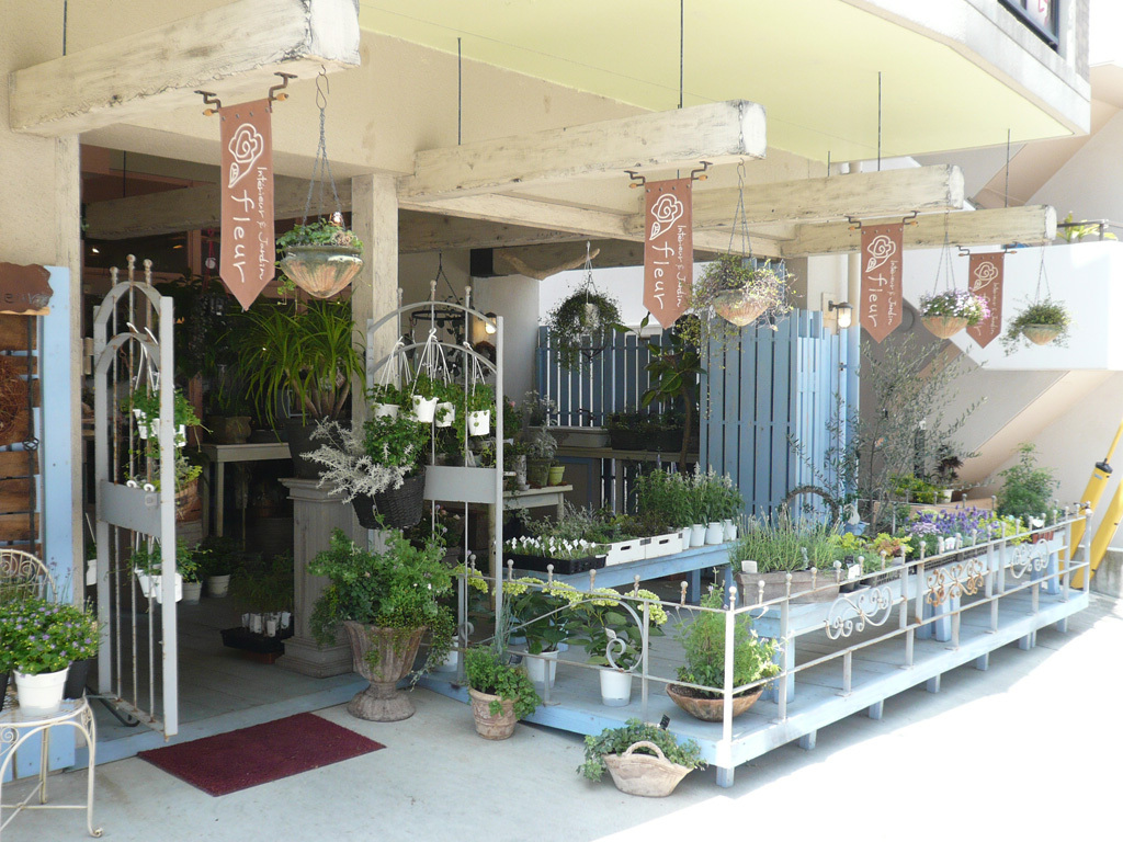 フラワーショップ&スクール「ディ・ファルベ 」 インテリア&ガーデンフルール「フル