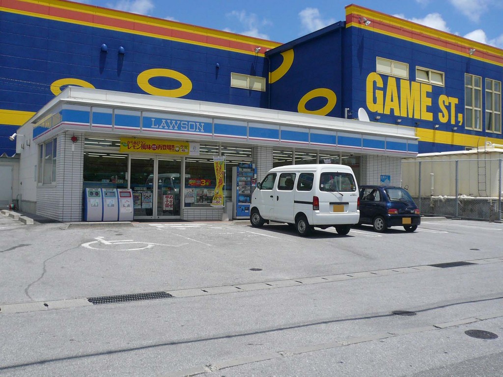 ローソン 宜野湾大山7丁目