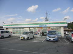 ファミリーマート　南風原新川店